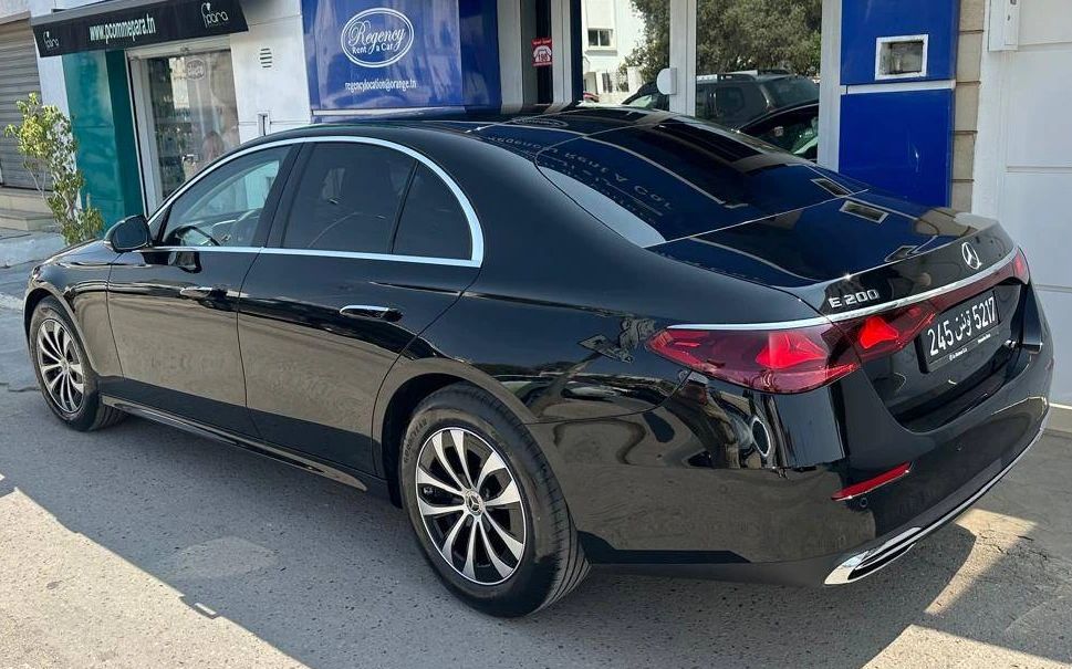 Mercedes-Benz E 200